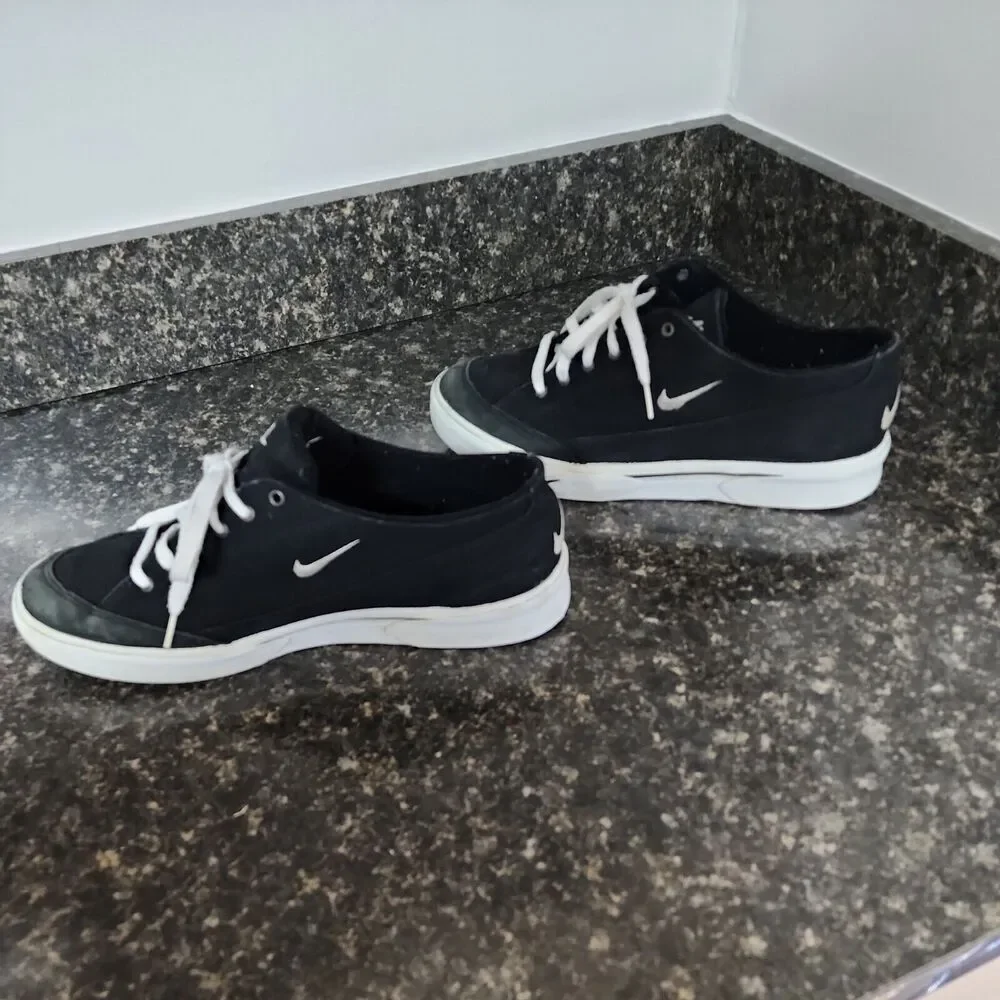Nike GTS Sneakers Black - Size 10